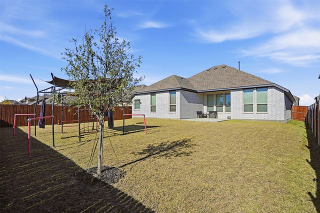 1027 Moss Grove Trail, Justin, TX 76247