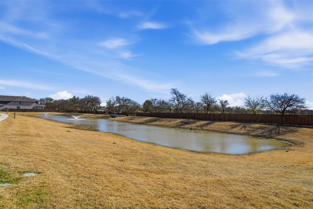 1027 Moss Grove Trail, Justin, TX 76247