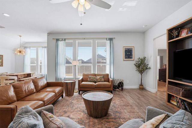 1027 Moss Grove Trail, Justin, TX 76247