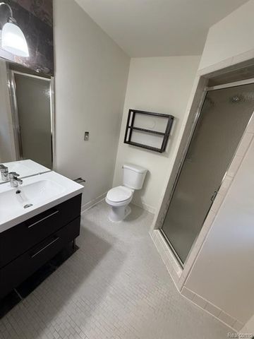 1414 Crooks Road, Royal Oak, MI 48067