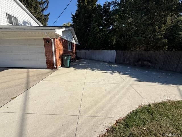 1414 Crooks Road, Royal Oak, MI 48067