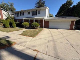 1414 Crooks Road, Royal Oak, MI 48067