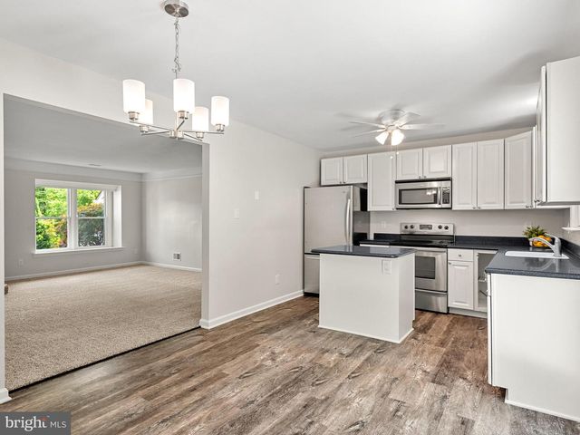 34 INNISBROOK LN, Coatesville, PA 19320