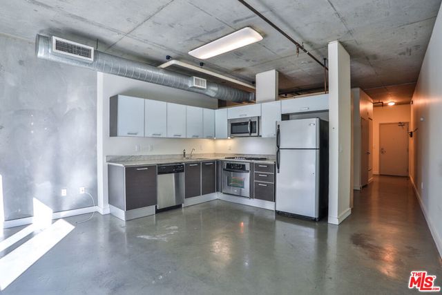 645 W 9th Street 201, Los Angeles, CA 90015