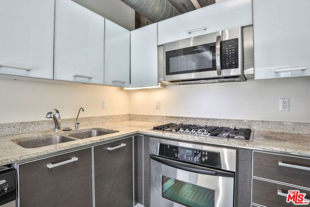 645 W 9th Street 201, Los Angeles, CA 90015