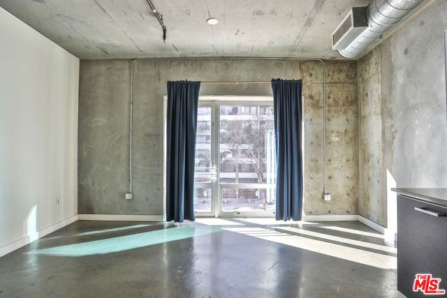 645 W 9th Street 201, Los Angeles, CA 90015