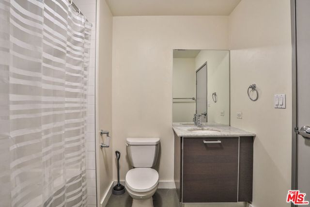 645 W 9th Street 201, Los Angeles, CA 90015