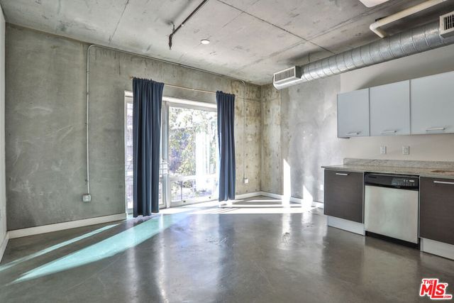 645 W 9th Street 201, Los Angeles, CA 90015