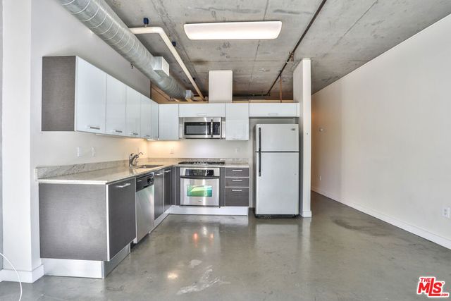 645 W 9th Street 201, Los Angeles, CA 90015