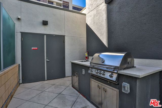 645 W 9th Street 201, Los Angeles, CA 90015