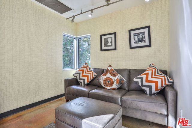 645 W 9th Street 201, Los Angeles, CA 90015
