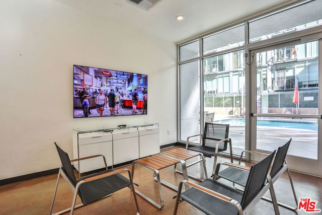 645 W 9th Street 201, Los Angeles, CA 90015