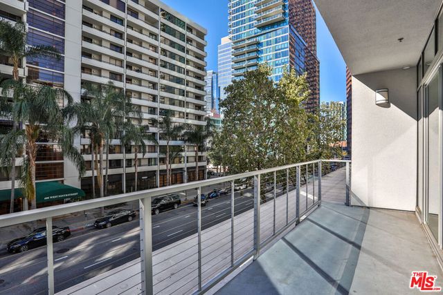 645 W 9th Street 201, Los Angeles, CA 90015