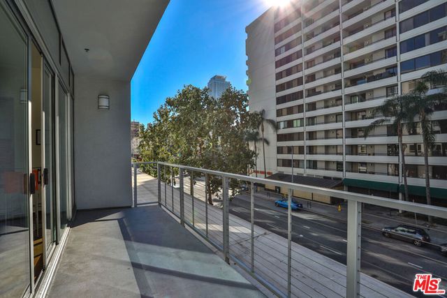 645 W 9th Street 201, Los Angeles, CA 90015
