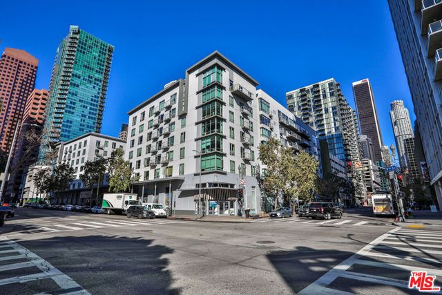 645 W 9th Street 201, Los Angeles, CA 90015