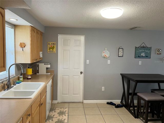 705 CRESTVIEW CIRCLE NW, Port Charlotte, FL 33948