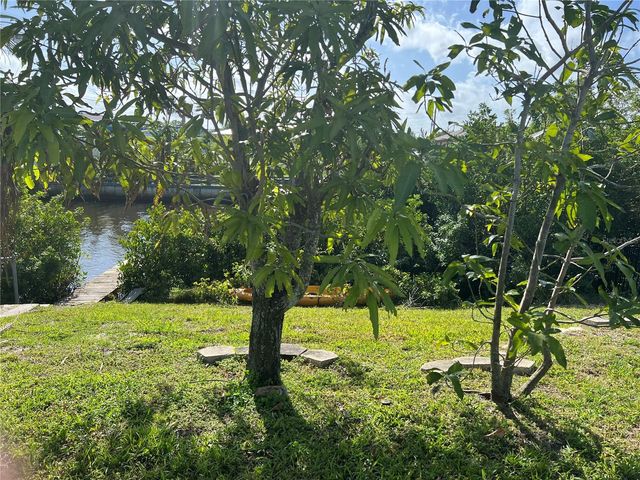 705 CRESTVIEW CIRCLE NW, Port Charlotte, FL 33948