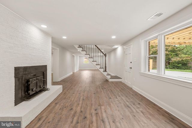 1329 BRENT ST, Fredericksburg, VA 22401