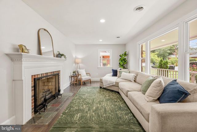 1329 BRENT ST, Fredericksburg, VA 22401