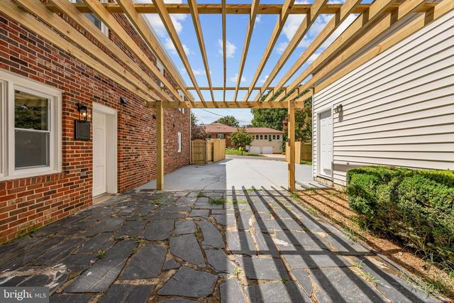 1329 BRENT ST, Fredericksburg, VA 22401