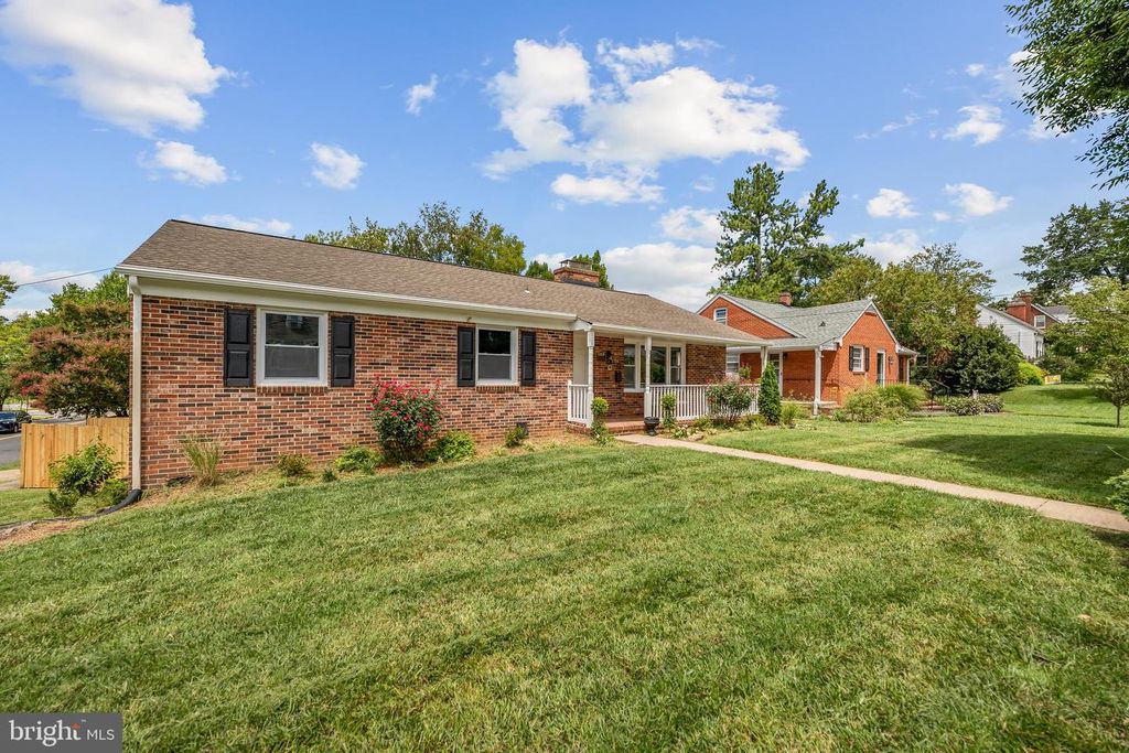 1329 BRENT ST, Fredericksburg, VA 22401