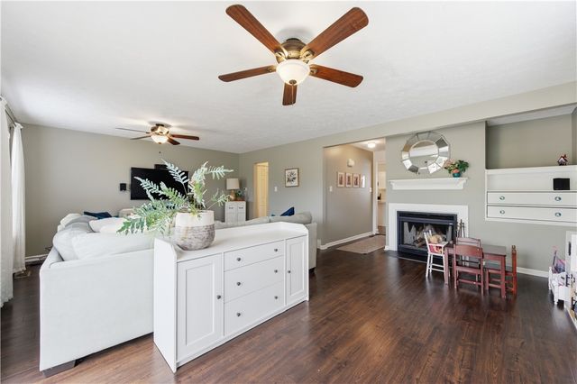 137 OLD VILLAGE LANE, Bethel Park, PA 15102