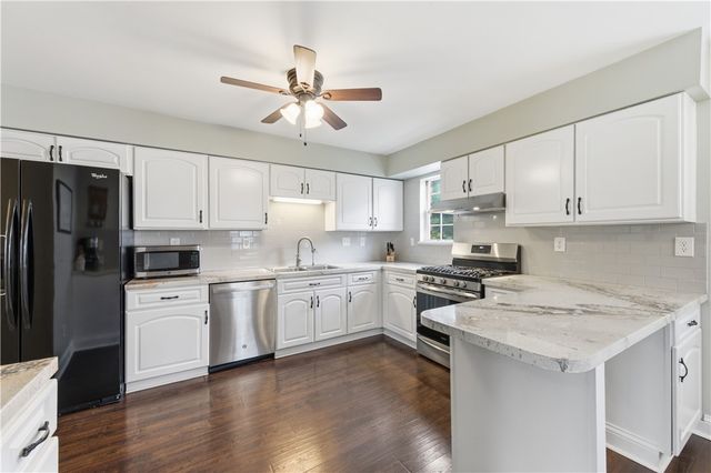 137 OLD VILLAGE LANE, Bethel Park, PA 15102