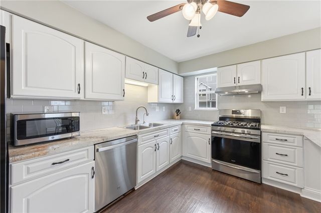 137 OLD VILLAGE LANE, Bethel Park, PA 15102