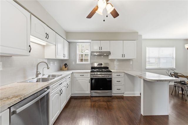 137 OLD VILLAGE LANE, Bethel Park, PA 15102