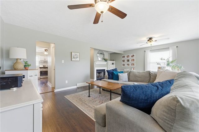 137 OLD VILLAGE LANE, Bethel Park, PA 15102
