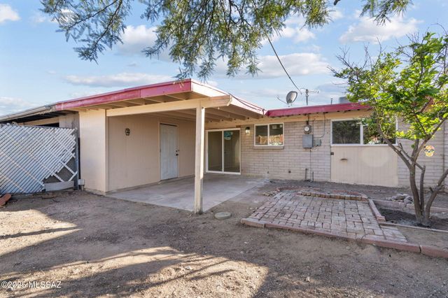 1852 W Caravelle Road, Tucson, AZ 85713