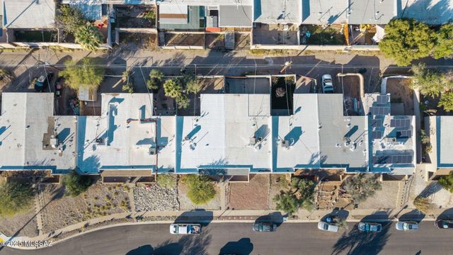 1852 W Caravelle Road, Tucson, AZ 85713