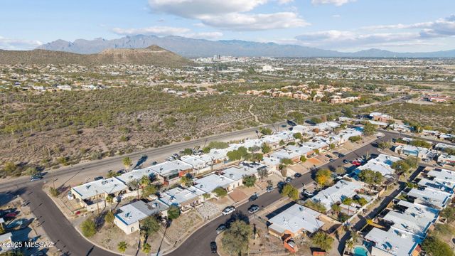 1852 W Caravelle Road, Tucson, AZ 85713
