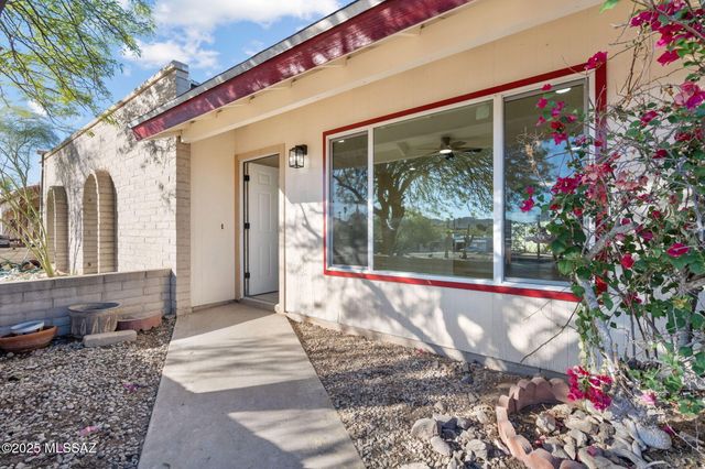 1852 W Caravelle Road, Tucson, AZ 85713