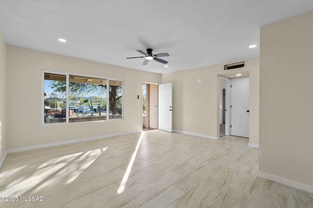 1852 W Caravelle Road, Tucson, AZ 85713