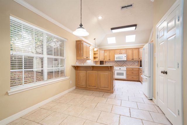 2801 Hickory Stick Ct, Longview, TX 75605