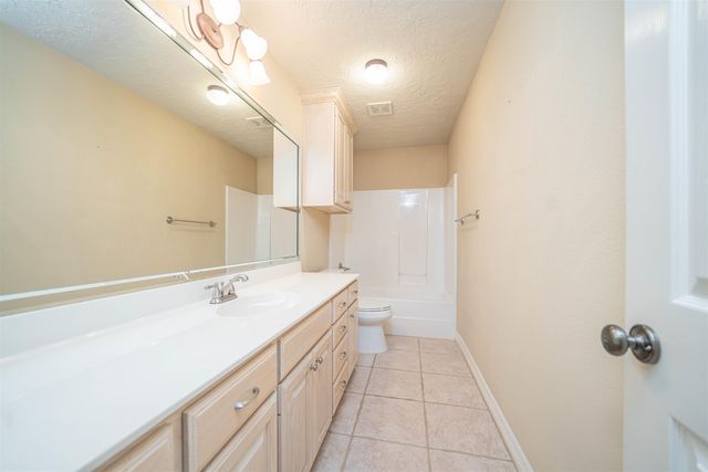 2801 Hickory Stick Ct, Longview, TX 75605