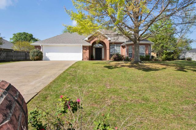 2801 Hickory Stick Ct, Longview, TX 75605