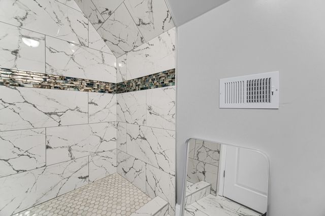 6825 S WINCHESTER Avenue, Chicago, IL 60636