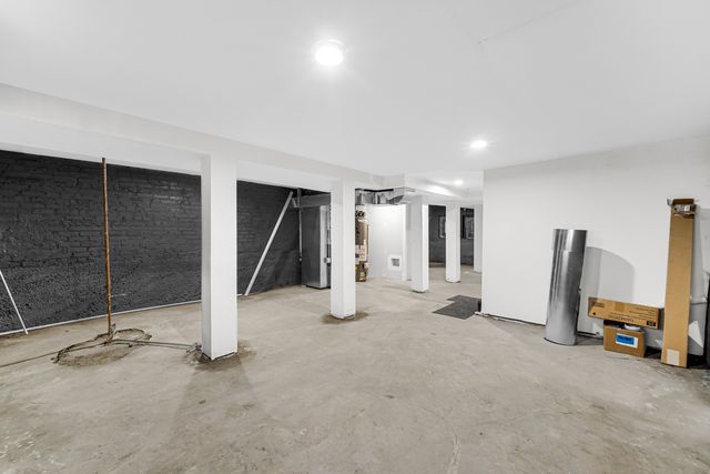 6825 S WINCHESTER Avenue, Chicago, IL 60636