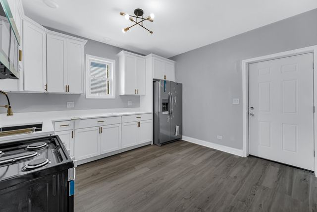 6825 S WINCHESTER Avenue, Chicago, IL 60636