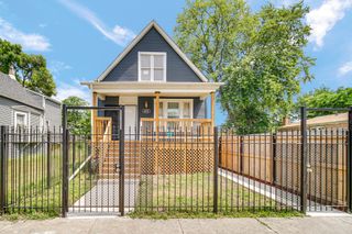 6825 S WINCHESTER Avenue, Chicago, IL 60636