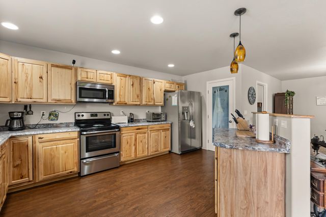 628 Barton Road, Eagle Point, OR 97524