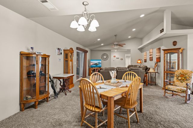 628 Barton Road, Eagle Point, OR 97524