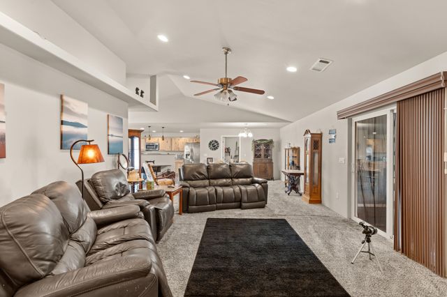 628 Barton Road, Eagle Point, OR 97524