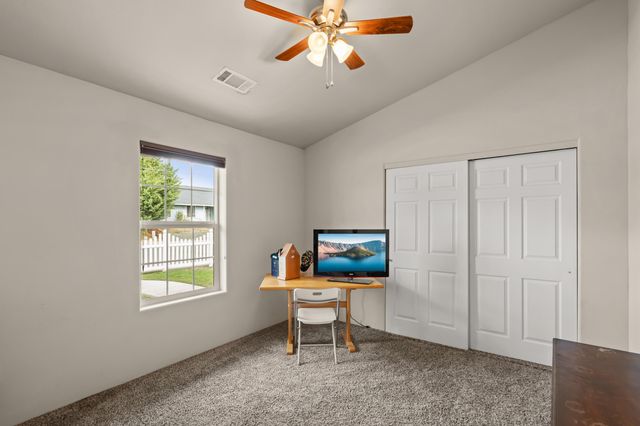 628 Barton Road, Eagle Point, OR 97524