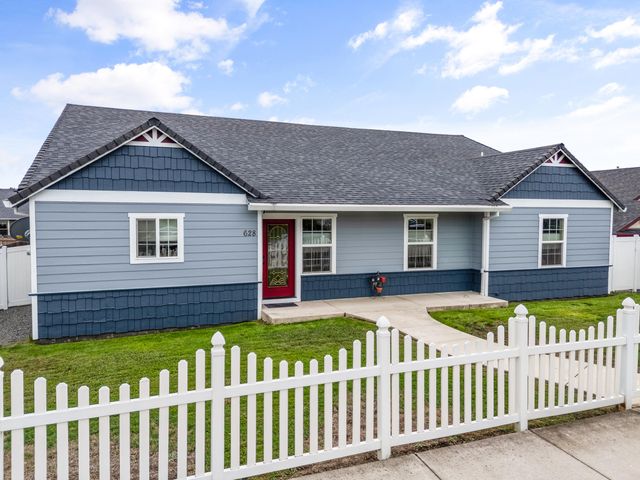 628 Barton Road, Eagle Point, OR 97524