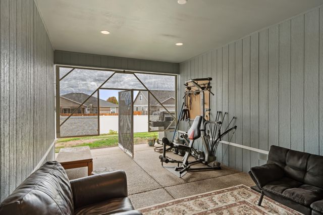 628 Barton Road, Eagle Point, OR 97524