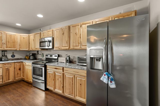 628 Barton Road, Eagle Point, OR 97524