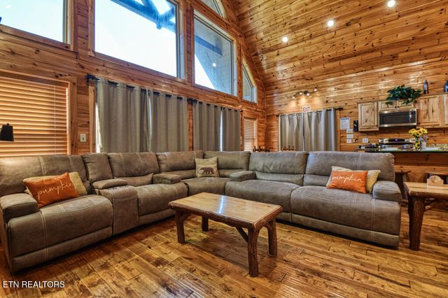 1607 Ridgecrest Drive, Sevierville, TN 37876